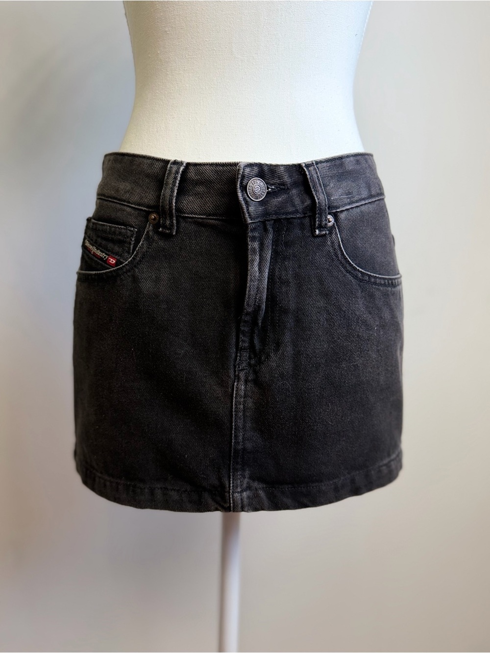 Diesel DE-RON Black Denim Mini Skirt Size 25 100% Cotton Low Rise Y2K